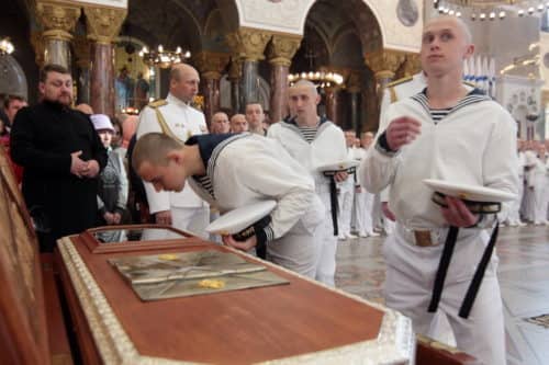 Мощи святого Феодора Ушакова принесены в Кронштадт