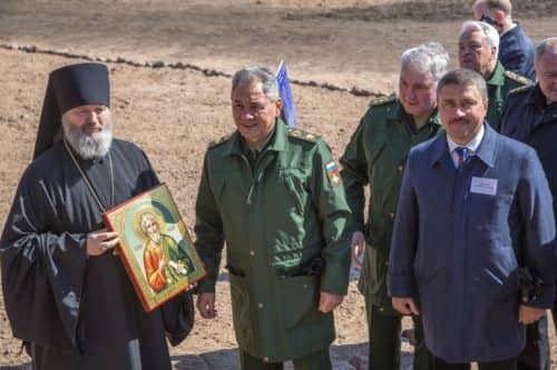 Министр обороны РФ передал настоятелю Морского собора  икону апостола Андрея Первозванного