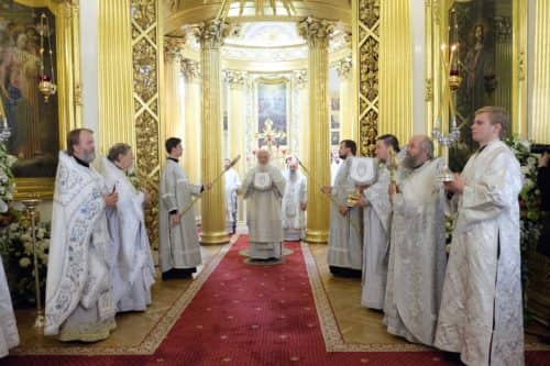 Настоятель Собора архимандрит Алексий (Ганьжин) сослужил Святейшему Патриарху Кириллу