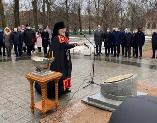 Архимандрит Алексий (Ганьжин) освятил закладной камень на начало созидания монумента посвященного 100-летию Кронштадтского мятежа